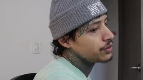 Snapshot of trieone chatting on December 2, 2025, 11:15 am - trieone online show from December 2, 2025, 11:15 am