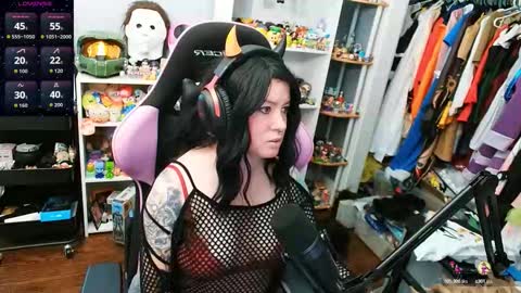 Trin Kat pet online show from October 13, 2025, 9:04 pm