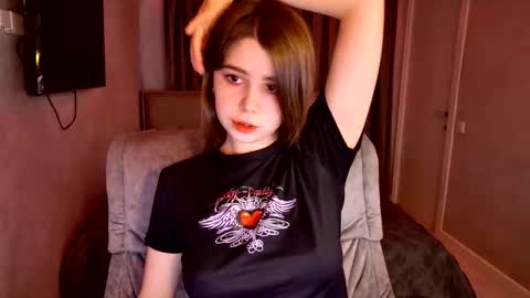 tripleprinces online show from November 16, 2025, 12:22 pm