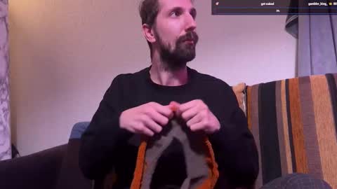 Snapshot of triplestripes chatting on September 14, 2025, 10:31 pm SibSab online show from September 14, 2025, 10:31 pm