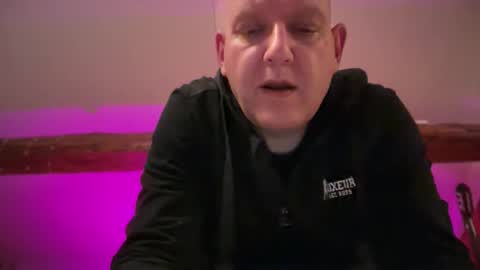 Snapshot of tritonspace chatting on October 1, 2025, 12:49 am Triton online show from October 1, 2025, 12:49 am