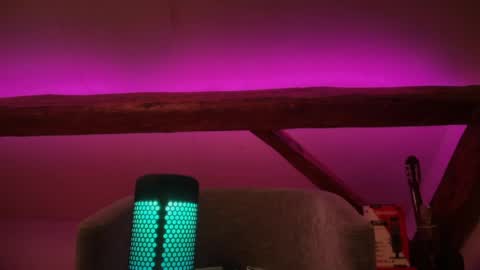 Triton online show from April 22, 2026, 3:42 am