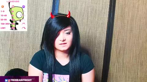 Snapshot of trixiedoescamcam chatting on October 4, 2025, 10:08 pm trixiedoescamcam online show from October 4, 2025, 10:08 pm