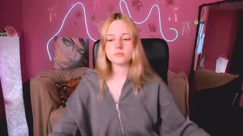 Trixy online show from April 19, 2026, 10:14 am