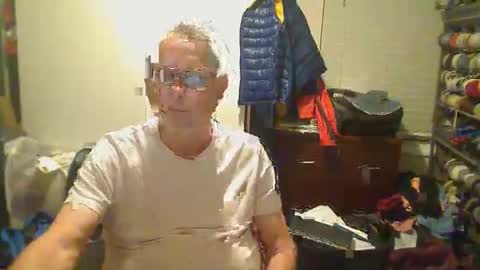 Troffer online show from February 19, 2026, 1:56 am