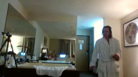 trojanswingers online show from February 24, 2026, 6:33 am