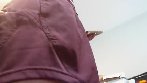 trojanswingers online show from April 29, 2026, 6:47 pm