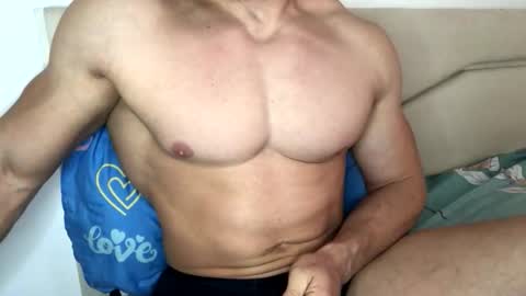 Snapshot of troncq chatting on December 2, 2025, 10:20 am Troncq online show from December 2, 2025, 10:20 am