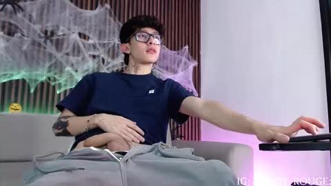 Snapshot of troy_rouge chatting on October 17, 2025, 7:16 pm Troy online show from October 17, 2025, 7:16 pm