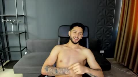 Snapshot of troywade chatting on May 27, 2026, 5:04 am TroyWade online show from May 27, 2026, 5:04 am