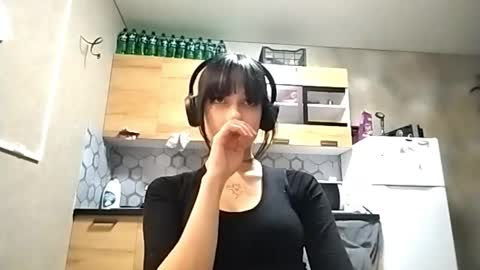 Snapshot of trudymersereau chatting on January 19, 2026, 2:43 pm Poly online show from January 19, 2026, 2:43 pm