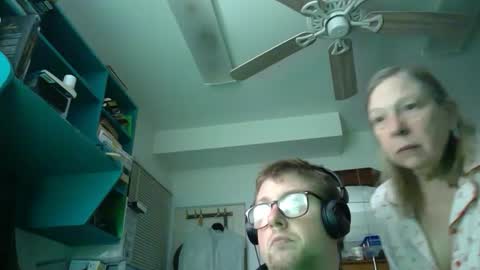 Snapshot of true_manofworth chatting on December 4, 2024, 1:47 am HandicappedLaugher online show from December 4, 2024, 1:47 am