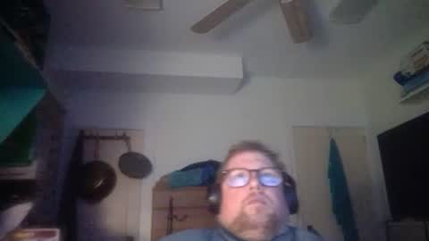 Snapshot of true_manofworth chatting on October 18, 2025, 6:37 am HandicappedLaugher online show from October 18, 2025, 6:37 am