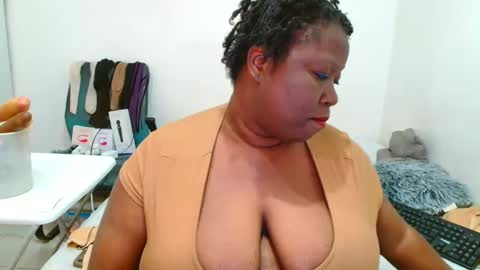 Snapshot of truebella30 chatting on October 18, 2025, 8:26 am TrueBella30 online show from October 18, 2025, 8:26 am