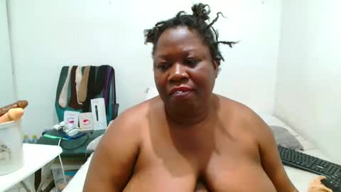 Snapshot of truebella30 chatting on November 2, 2025, 2:03 am TrueBella30 online show from November 2, 2025, 2:03 am