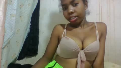 Snapshot of tsaralaza chatting on September 27, 2025, 6:02 pm tsaralaza online show from September 27, 2025, 6:02 pm