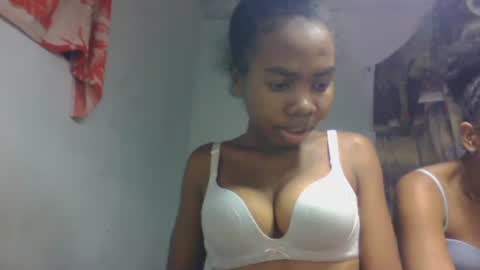 Snapshot of tsaralaza chatting on October 8, 2025, 9:23 pm tsaralaza online show from October 8, 2025, 9:23 pm