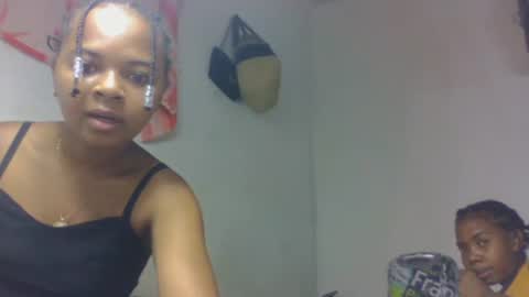 Snapshot of tsaralaza chatting on November 10, 2025, 9:25 pm tsaralaza online show from November 10, 2025, 9:25 pm