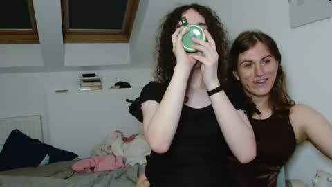 TSBubbles online show from October 7, 2025, 8:17 pm