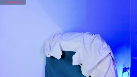 Snapshot of tsuki_maru chatting on April 15, 2026, 8:42 pm Maru online show from April 15, 2026, 8:42 pm