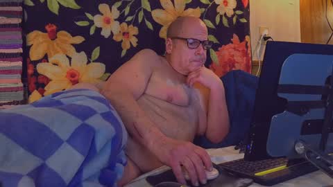 tumbafox1 online show from April 26, 2026, 4:32 am