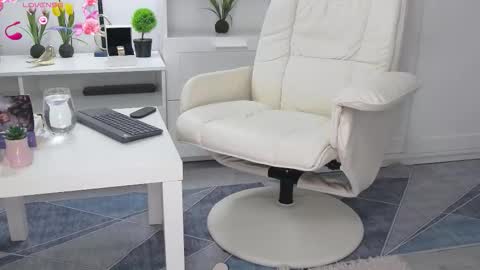 Anna online show from November 3, 2025, 6:14 am