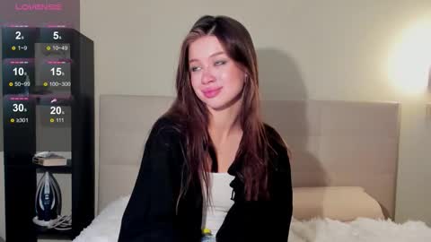 Snapshot of tune_godness chatting on September 19, 2025, 7:25 pm Hi everyone my name is Tina Id love it if you could help make sense of it here online show from September 19, 2025, 7:25 pm