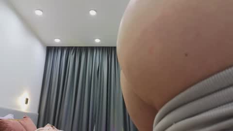 Snapshot of tutti_frutti_ chatting on February 12, 2025, 12:27 am Ariana online show from February 12, 2025, 12:27 am