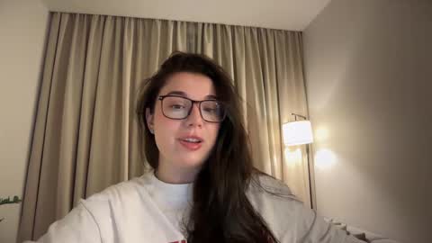 Snapshot of tutti_frutti_ chatting on May 19, 2026, 8:48 pm Ariana online show from May 19, 2026, 8:48 pm