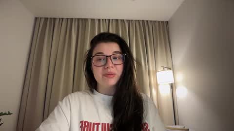 Snapshot of tutti_frutti_ chatting on May 21, 2026, 9:22 pm Ariana online show from May 21, 2026, 9:22 pm