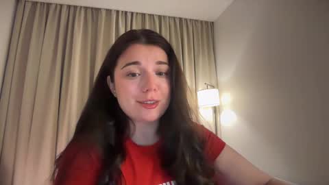 Snapshot of tutti_frutti_ chatting on May 26, 2026, 8:27 pm Ariana online show from May 26, 2026, 8:27 pm