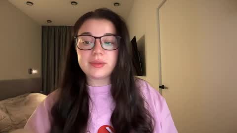 Snapshot of tutti_frutti_ chatting on May 31, 2026, 8:32 pm Ariana online show from May 31, 2026, 8:32 pm