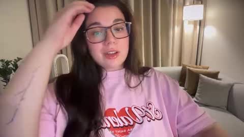 Snapshot of tutti_frutti_ chatting on July 3, 2026, 9:43 pm Ariana online show from July 3, 2026, 9:43 pm
