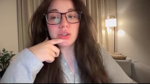 Snapshot of tutti_frutti_ chatting on August 2, 2026, 8:29 pm Ariana online show from August 2, 2026, 8:29 pm