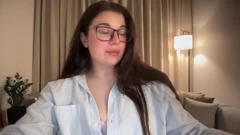 Snapshot of tutti_frutti_ chatting on August 5, 2026, 7:49 pm Ariana online show from August 5, 2026, 7:49 pm