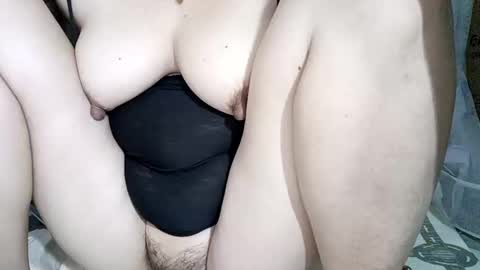 Snapshot of tuylip_sex chatting on October 17, 2025, 12:25 am tuylip_sex online show from October 17, 2025, 12:25 am