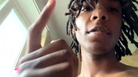 twan810 online show from April 29, 2026, 1:37 pm