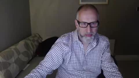 twilightchilli online show from April 16, 2026, 7:58 pm