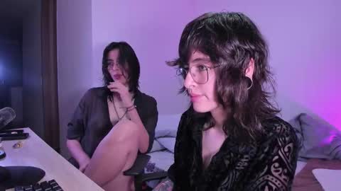 Eve  Lili online show from October 14, 2025, 11:27 pm