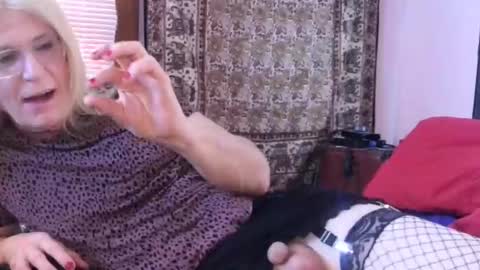 Kitten online show from December 14, 2025, 2:33 pm