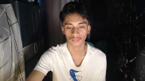 Snapshot of twink_hairyass69 chatting on December 4, 2024, 9:18 am Aladin online show from December 4, 2024, 9:18 am