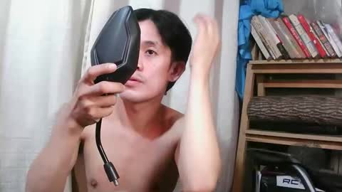 Snapshot of twink_lester chatting on October 24, 2025, 8:22 am twink_lester online show from October 24, 2025, 8:22 am