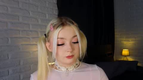 twinklefluff online show from October 2, 2025, 3:52 pm