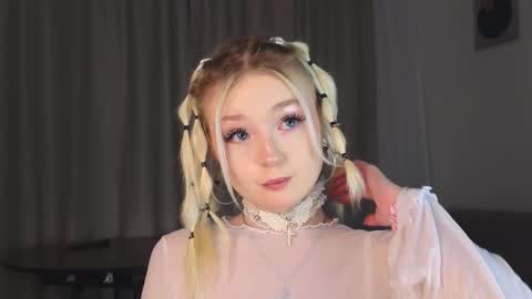 twinklefluff online show from November 25, 2025, 4:40 pm