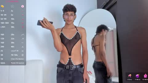 twinksboys_23 online show from May 25, 2026, 12:55 pm
