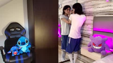 twinslovers_ online show from December 20, 2025, 3:57 am