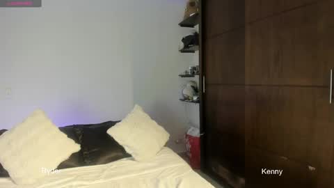 twintease online show from February 25, 2025, 4:10 pm