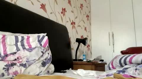 Snapshot of twoheaven chatting on December 2, 2025, 1:17 pm Twoheaven online show from December 2, 2025, 1:17 pm