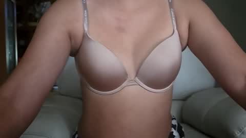 TwoLovers23 online show from June 4, 2026, 10:38 pm