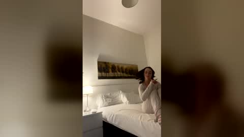 twototangoxo online show from April 16, 2026, 7:09 am